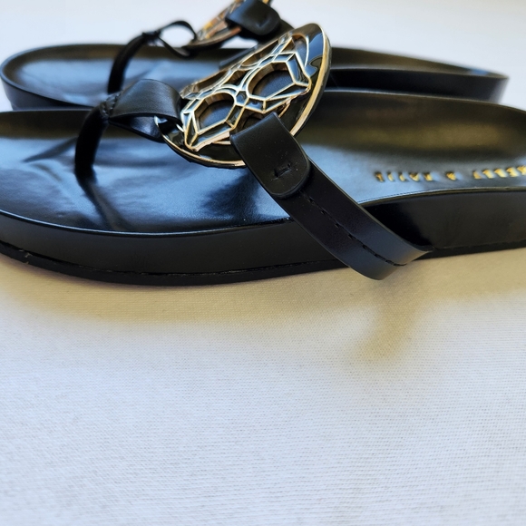 Kelly & Katie Sandals Sarine Black Gold Medallion Summer Beach 6 1/2 Medium - Picture 6 of 9